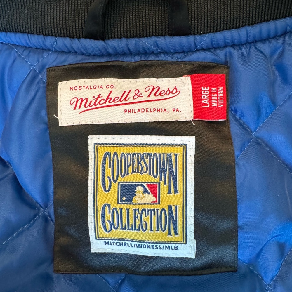 Mitchell & Ness Men’s Varsity Dodgers Jacket - Picture 8 of 11